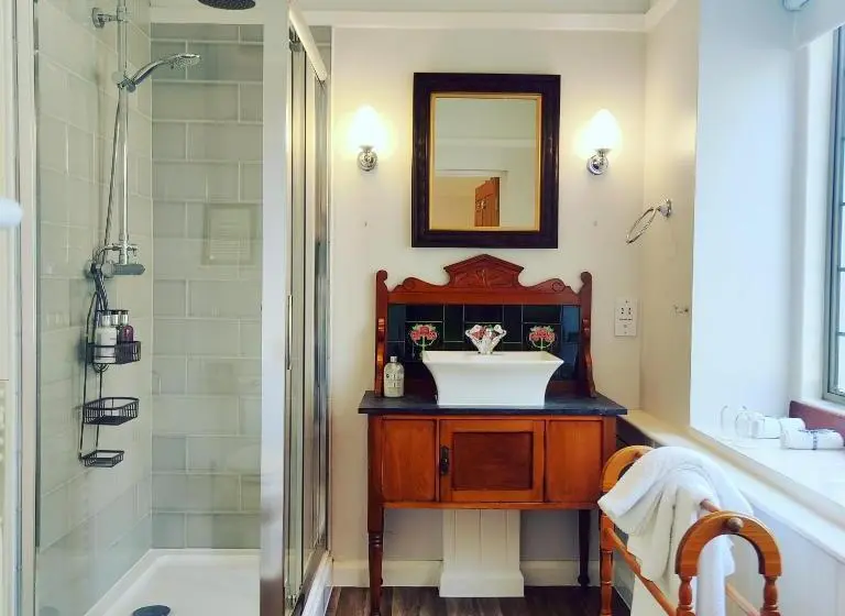 キングサイズベッドのスタンダードルーム, Luxury Bed And Breakfast At Bossington Hall In Exmoor, Somerset