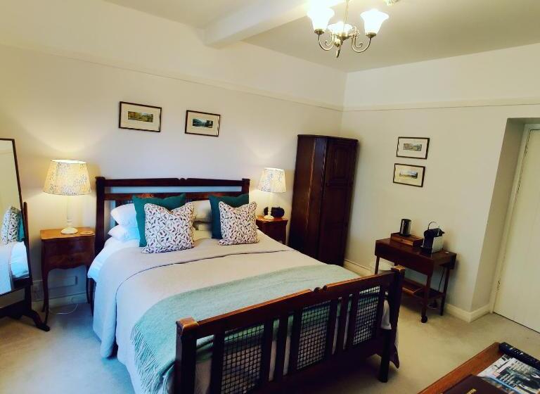 带大床的标准间, Luxury Bed And Breakfast At Bossington Hall In Exmoor, Somerset