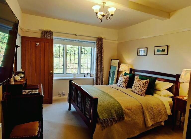 带大床的标准间, Luxury Bed And Breakfast At Bossington Hall In Exmoor, Somerset