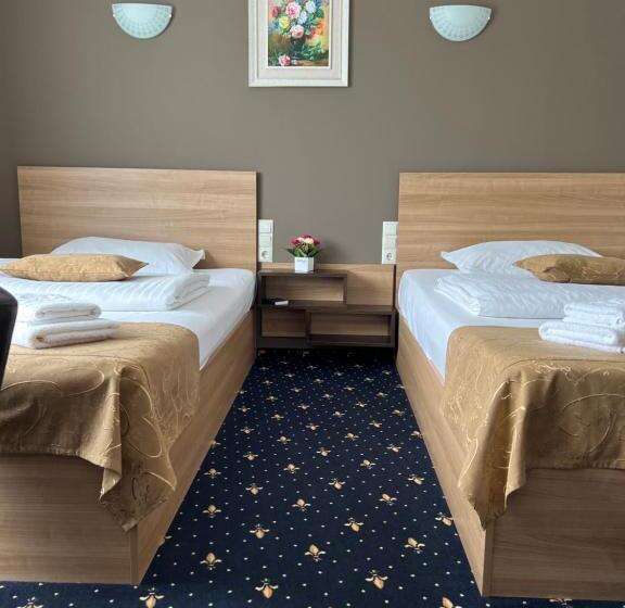 חדר משפחתי, Vila Cristal