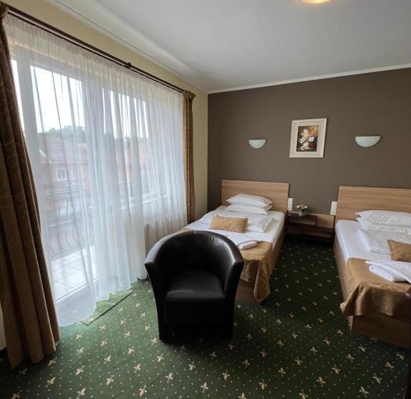 חדר משפחתי, Vila Cristal