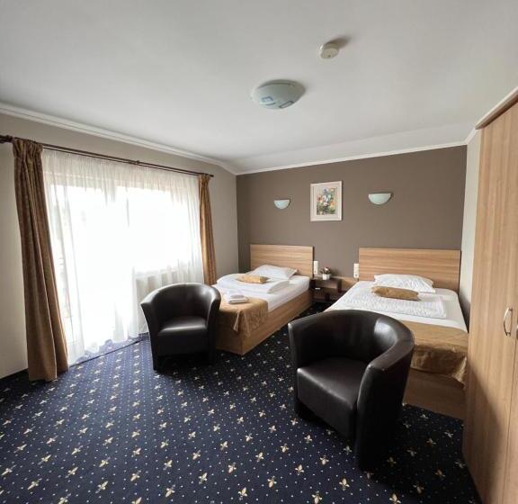 חדר משפחתי, Vila Cristal