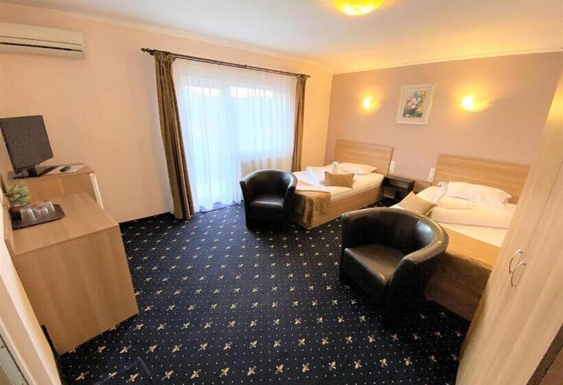 חדר משפחתי, Vila Cristal