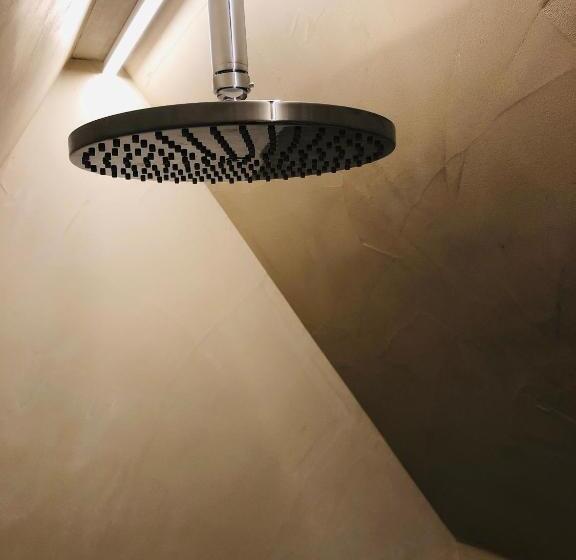 اتاق لوکس, Suites Le Porte Bonheur