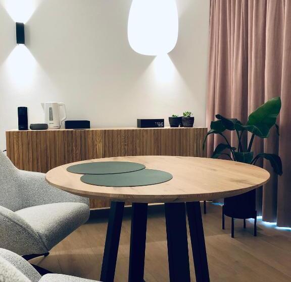 سوییت با چشمانداز باغ, Suites Le Porte Bonheur