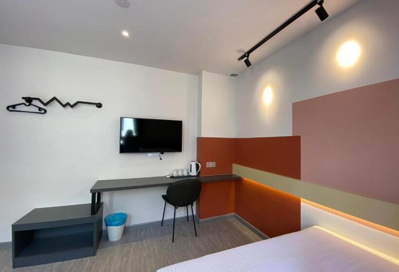 غرفة ديلوكس ثلاثية, Woco Boutique Hotel Kinrara