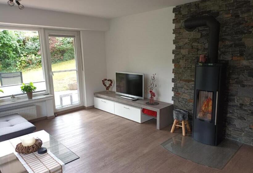 דירת חדר, Haus Luise Weber