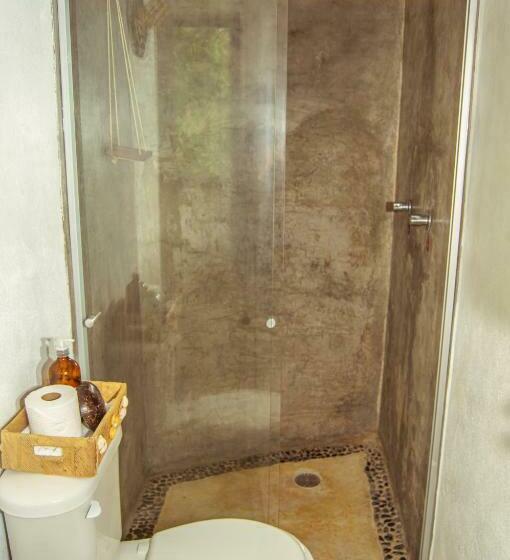 اتاق لوکس با بالکن, Xcabal Hotel Boutique