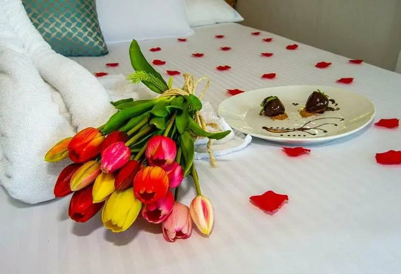 اتاق لوکس با بالکن, Xcabal Hotel Boutique