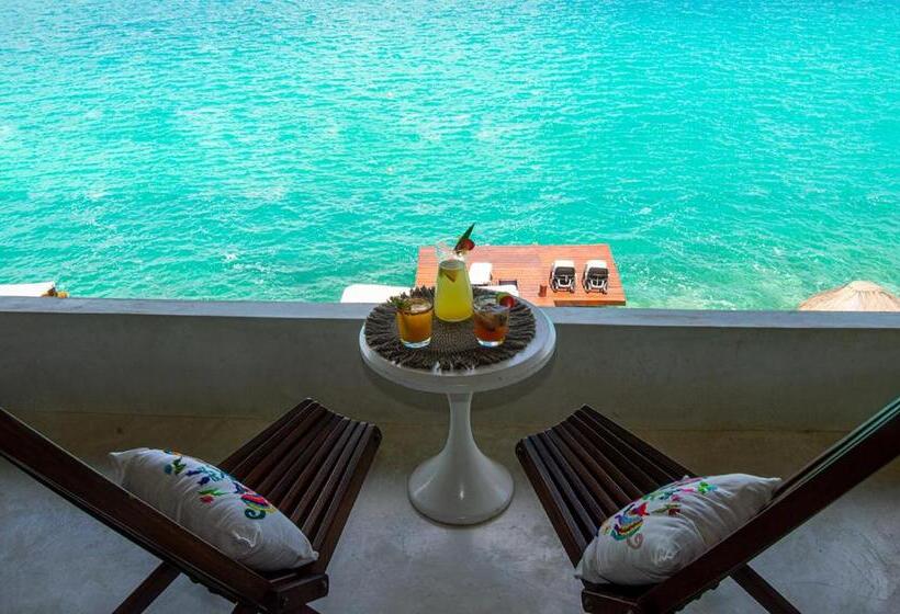 اتاق لوکس با بالکن, Xcabal Hotel Boutique