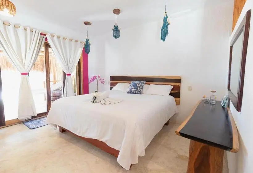 اتاق خانوادگی, Xcabal Hotel Boutique