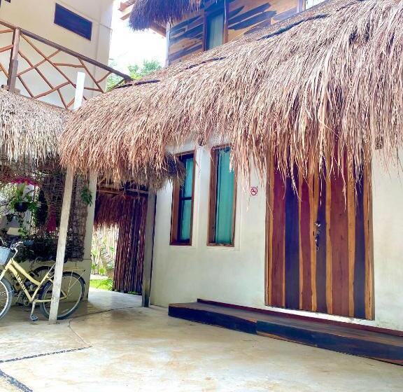 اتاق خانوادگی, Xcabal Hotel Boutique