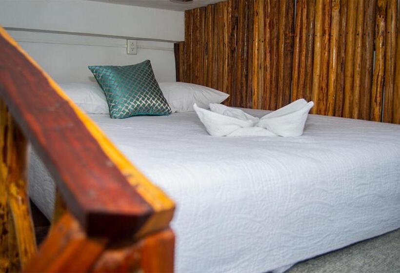 اتاق استاندارد با بالکن و چشم‌انداز دریا, Xcabal Hotel Boutique