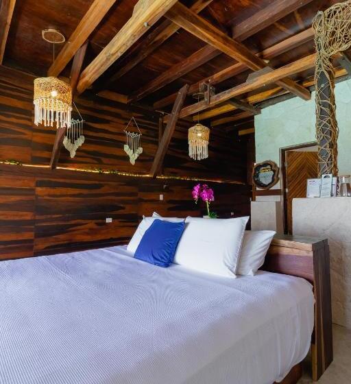 Suite with lake view, Xcabal Hotel Boutique