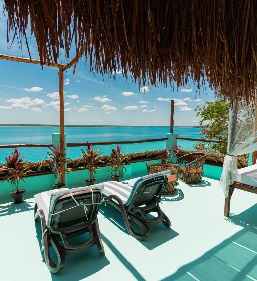 Suite with lake view, Xcabal Hotel Boutique