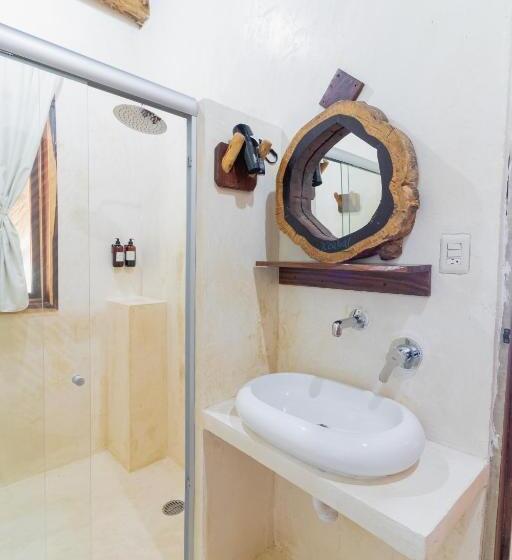 Suite with lake view, Xcabal Hotel Boutique