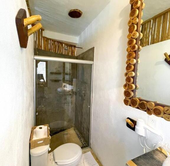 اتاق لوکس با بالکن و چشم‌انداز دریا, Xcabal Hotel Boutique