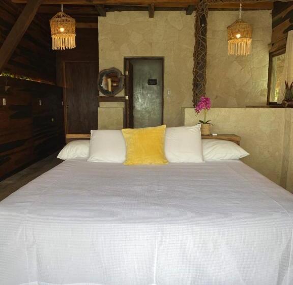 Suite with lake view, Xcabal Hotel Boutique