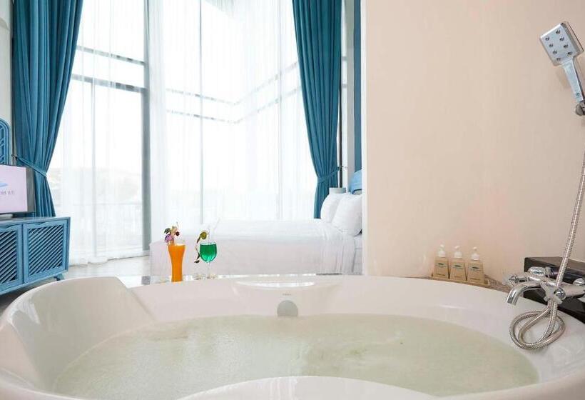 패밀리 룸, Elmas Cha Am Design