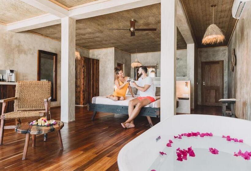 غرفة ديلوكس مطلّة علي البحر مزوَّدة بشُرفة, Passion Boutique Hotel Zanzibar   Adults Only