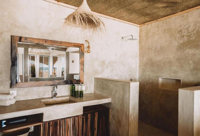 اتاق لوکس با بالکن و چشم‌انداز دریا, Passion Boutique Hotel Zanzibar   Adults Only