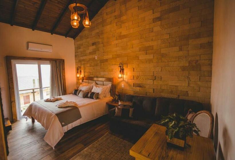 جناح ديلوكس, Discovery Canyon