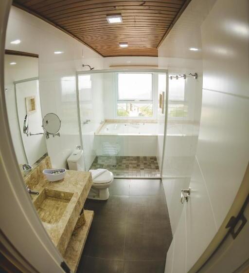 جناح ديلوكس, Discovery Canyon