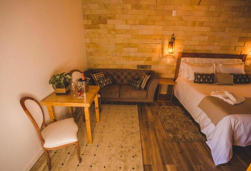 جناح مزوَّد بشرفة, Discovery Canyon