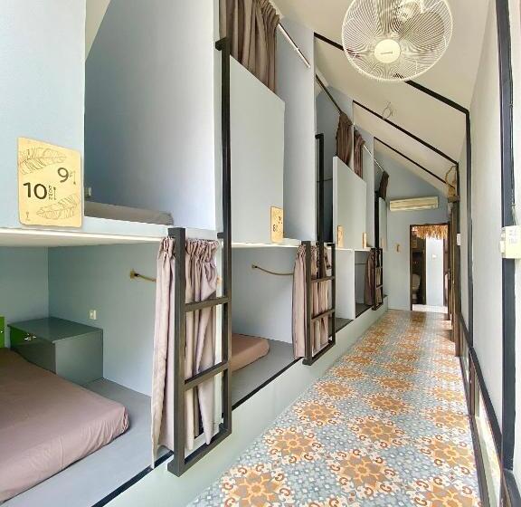 Кровать в Общей Комнате, The Jungle Hostel Canggu