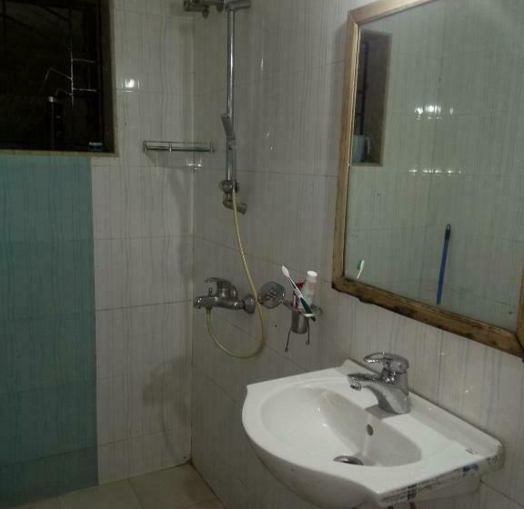 共用房间的床, Bella Pensao