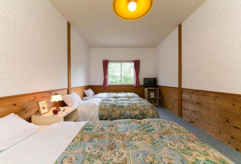 اتاق استاندارد سه تخته با سرویس بهداشتی مشترک, Ringo Jam Madarao