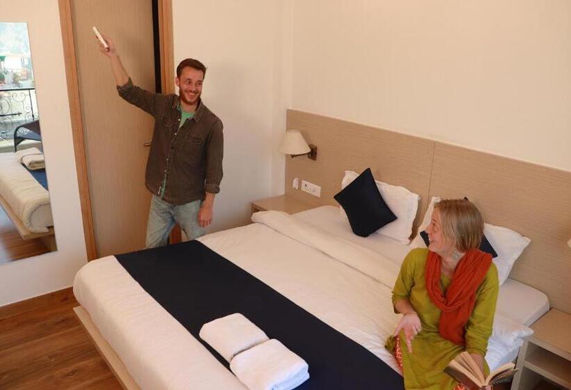 غرفة ديلوكس مزودة بشرفة, The Blue Jay Hostel