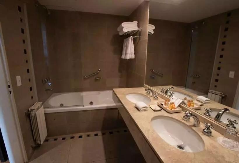اتاق سوپریور سه تخته, Cacique Inacayal Lake Hotel & Spa
