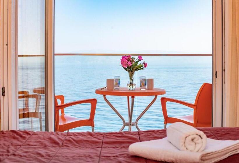 غرفة قياسية مطلّة علي البحر, Corfu Maris