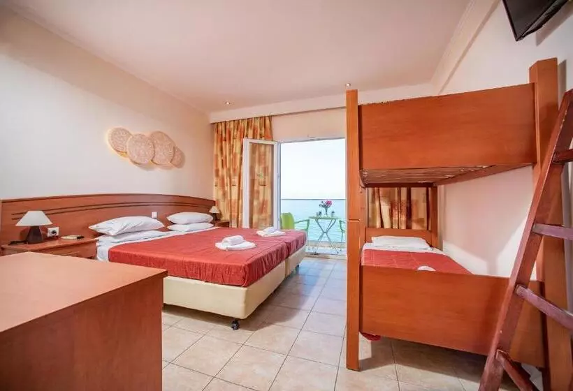 Chambre Standard Quadruple Vue Mer, Corfu Maris