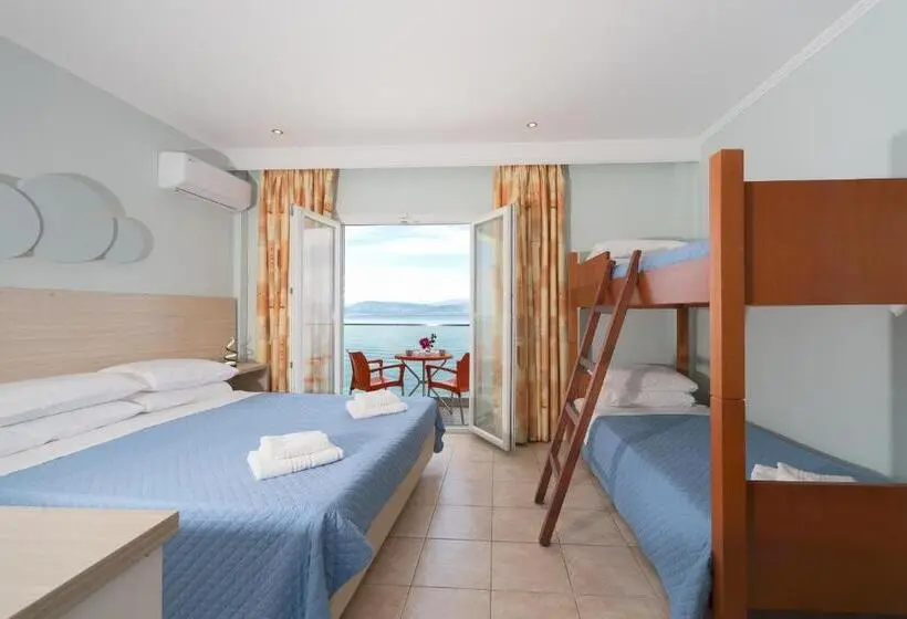 Standard Neljän Hengen Huone Merinäkymä, Corfu Maris