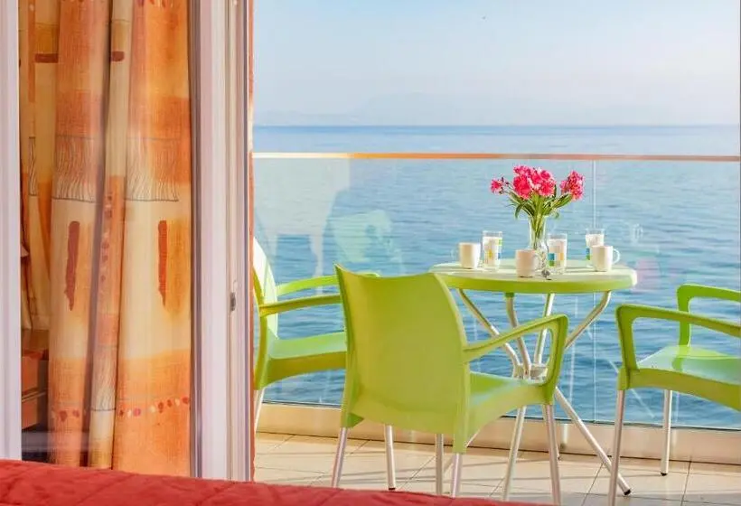 Superior Kolmen Hengen Huone Merinäkymä, Corfu Maris