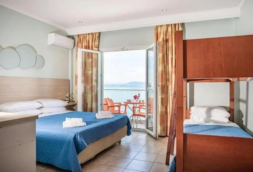 Superior Neljän Hengen Huone, Corfu Maris
