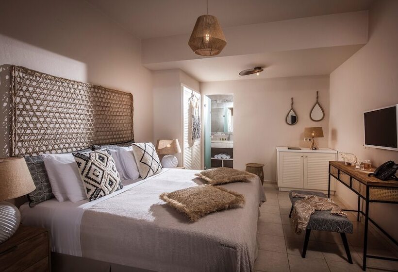 סוויטת ג'וניור נוף לגינה, Creta Blue Boutique