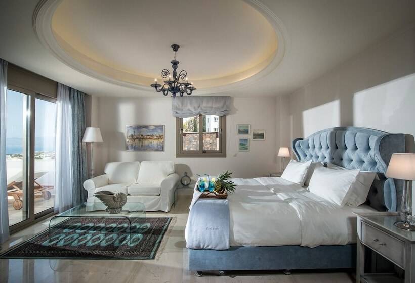 سوییت لوکس, Creta Blue Boutique