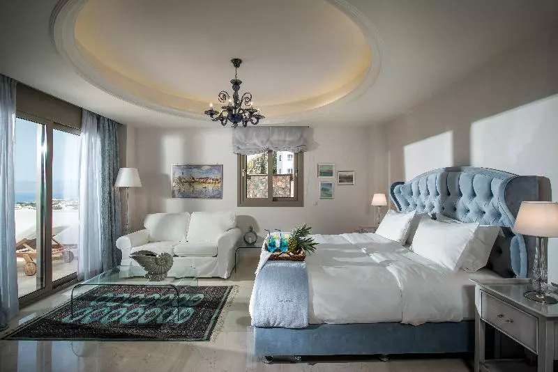 Sviitti Poreallas, Creta Blue Boutique