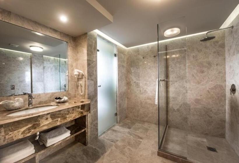 سوییت با چشم‌انداز دریا, Creta Blue Boutique