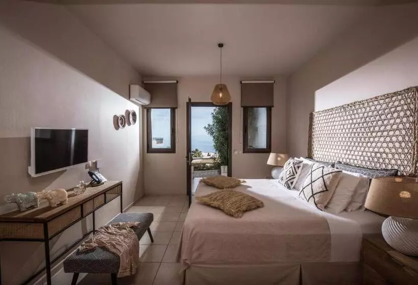 Juniorsviitti Puutarhanäkymä, Creta Blue Boutique
