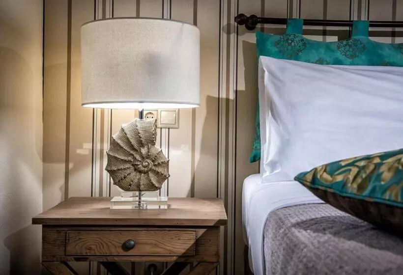 Sviitti Poreallas, Creta Blue Boutique