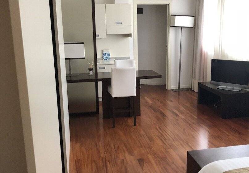 سوییت جونیور, Eden Rock Resort