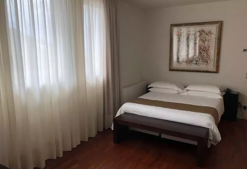 ジュニアスイート, Eden Rock Resort