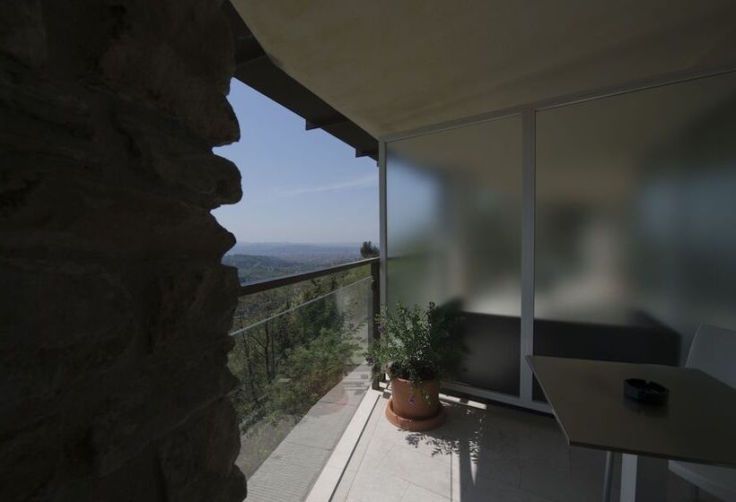 سوئیت با چشم‌انداز, Eden Rock Resort