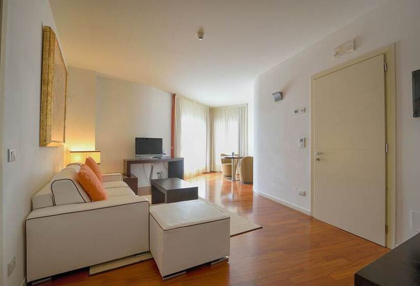 سوئیت با چشم‌انداز, Eden Rock Resort