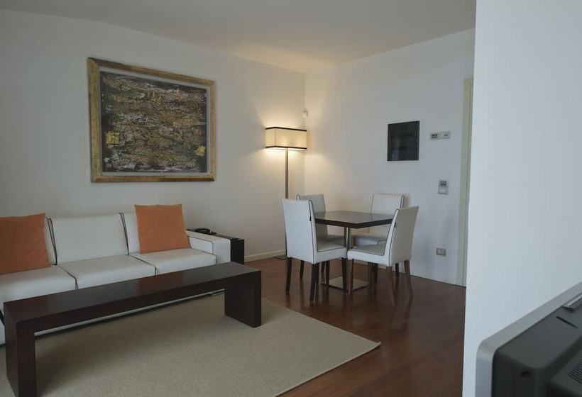 سوئیت با چشم‌انداز, Eden Rock Resort