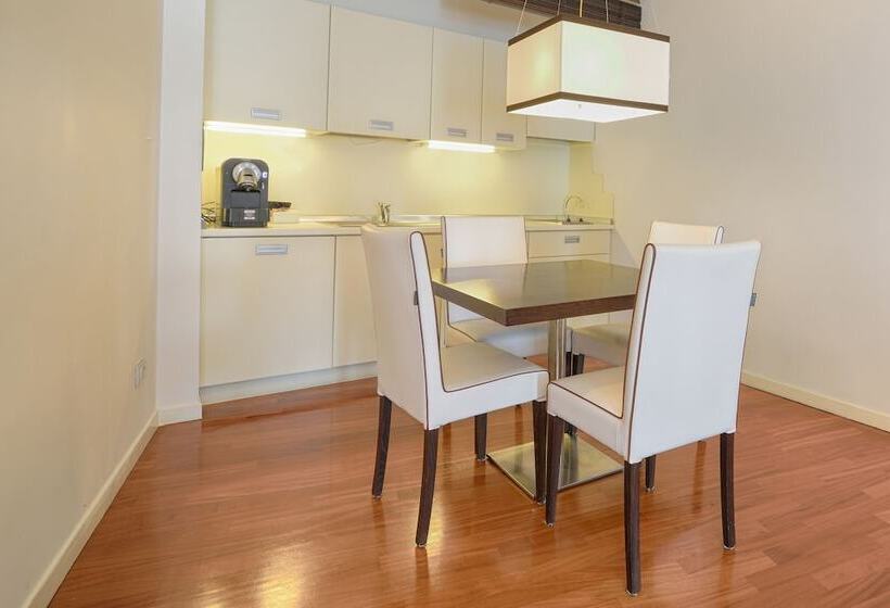 سوئیت با چشم‌انداز, Eden Rock Resort